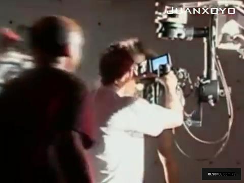 Making_of_Ring_The_Alarm_28Part_229_mp40242.jpg