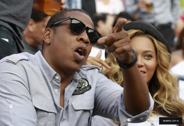 158529-rapper-jay-z-and-his-wife-singer-beyonce.jpg