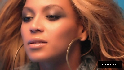 177786601_Beyonce_Behind_The_ScenesComplexAugustSeptember2011_onyvideos_mp4_snapshot_00_53_2011_07_20_19_17_21_122_597lo.jpg