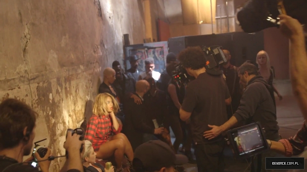 Behind_The_Scenes_of_Grown_Woman2C_Partition___Flawless_mp42013.jpg