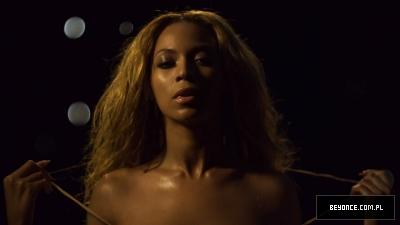 Beyonce-1-1HD-onyvideos_com_mp4_snapshot_01_09_5B2011_08_26_23_05_315D.jpg