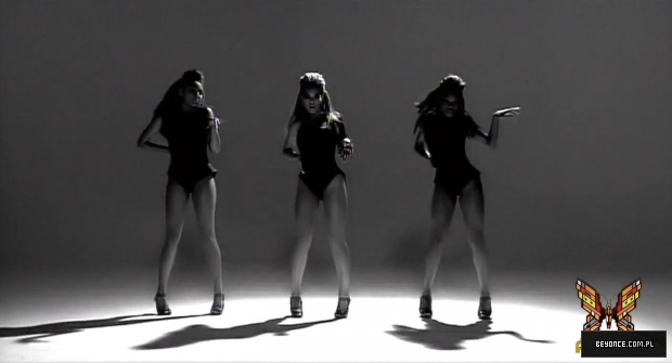 Beyonce_-_Single_Ladies_28Put_A_Ring_On_It29_28OFFICIAL_VIDEO29_28Palladia29_5BHD_720p5D_mp40023.jpg