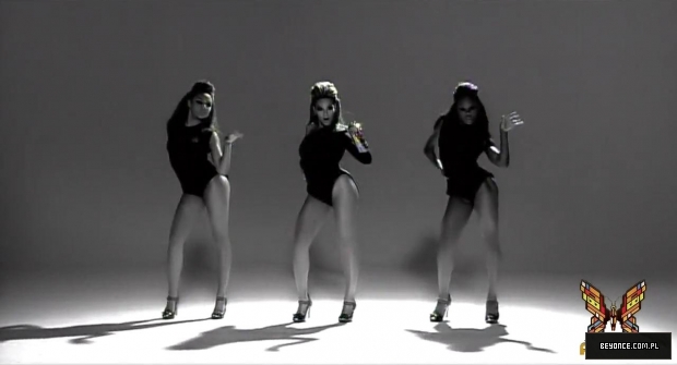 Beyonce_-_Single_Ladies_28Put_A_Ring_On_It29_28OFFICIAL_VIDEO29_28Palladia29_5BHD_720p5D_mp40026.jpg