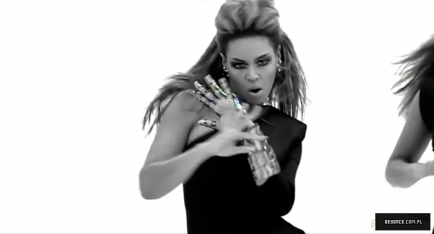 Beyonce_-_Single_Ladies_28Put_A_Ring_On_It29_28OFFICIAL_VIDEO29_28Palladia29_5BHD_720p5D_mp40481.jpg