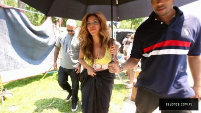 Beyonce_Behind_the_scenes_Party_video-HD-onyvideos_com_mp4_snapshot_00_50_5B2011_11_22_10_59_215D.jpg