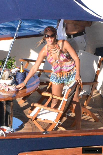 SPL_Beyonce_Jay_Z_Holiday_012.jpg