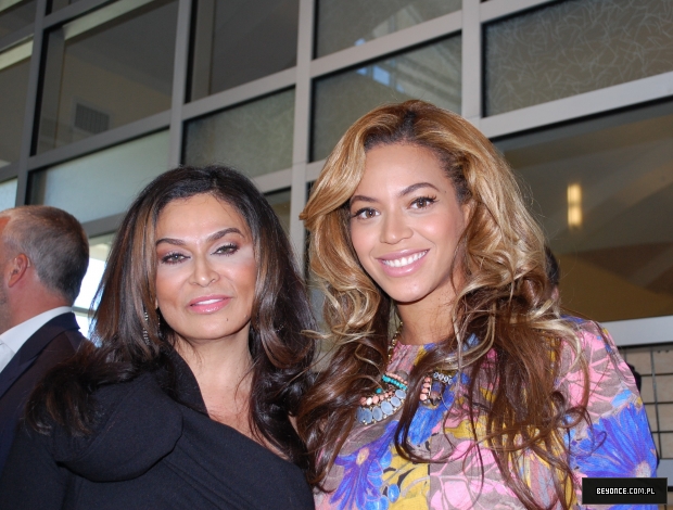 Tina-and-Beyonce-Knowles.jpg
