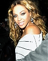 18838_Beyonce_Outside_the_Kanaloa_Night_Club_in_London_November_13_2009_35_122_89lo.jpg