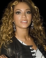 89234_Beyonce_Knowles_at_the_new_Kanaloa_Club_in_the_City_of_London_426_122_5lo.JPG