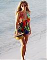 90023_Beyonce_On_the_Beach_at_the_Bahamas_February_27_2011_03_122_191lo.jpg
