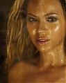 Beyonce-1-1HD-onyvideos_com_mp4_snapshot_04_21_5B2011_08_26_23_22_435D.jpg