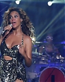 Beyonce-I-Was-Here-28Live-at-Roseland29-onyvideos_com_mp4_snapshot_04_06_5B2011_11_17_13_36_585D.jpg
