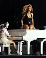 Beyonce_at_T_in_the_Park_J0001_009.jpg
