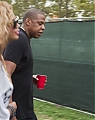 beyonce-and-jay-z-taking-in-made-in-america_562_325_c.jpg