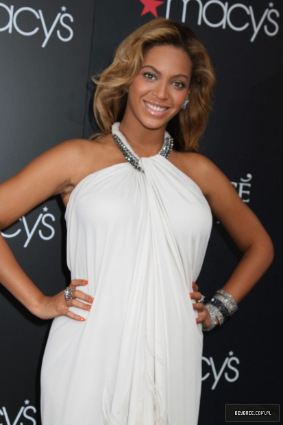 Beyonce_Beyonce_Pulse_Launch018.jpg