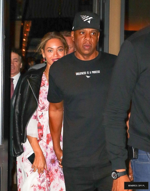 Beyonce_Knowles_and_Jay-Z_are_spotted_out_for_dinner_at_Del_Posto_03.jpg