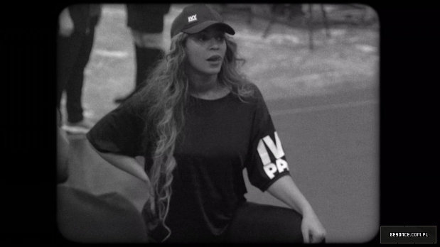 HOMECOMING_A_film_by_Beyonce_2019_1080p_NF_WEB-DL_DDP5_1_x264-NTG_mkv_001039747.jpg