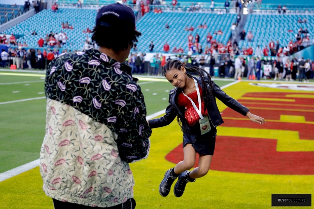 Jay-Z-Takes-Daughter-Blue-Ivy-to-Super-Bowl-2020-3.jpg