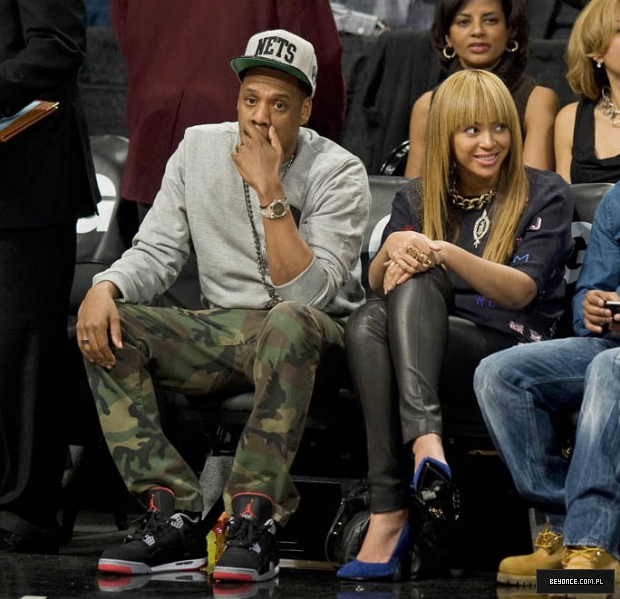Jay-Z-and-Beyonce-at-Nets-vs-Knicks3-SPL.jpg