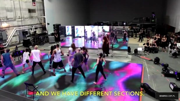 MTV_VMA_2014_Performance_28Behind_The_Scenes29_mp40318.jpg