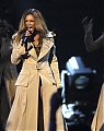 14735_Beyonce_Knowles_2006_MTV_Video_Music_Awards_Show_22_123_318lo.JPG