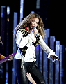 15222_celeb-city_org_Beyonce_at_the_World_Music_Awards_2008_11_122_876lo.jpg