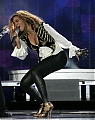 15389_celeb-city_org_Beyonce_at_the_World_Music_Awards_2008_02_122_1070lo.JPG