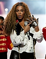 17232_celeb-city_org_Beyonce_at_the_World_Music_Awards_2008_18_122_176lo.jpg