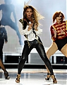 39101_babayaga_Beyonce_World_Music_Awards_11-09-2008_085_123_1047lo.jpg