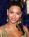 92200_celeb-city_eu_Beyonce_Knowles_2007_MTV_Video_Music_Awards_Arrivals_12_122_659lo.jpg