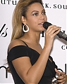 Beyonce-Poses-House-Dereon-Cadillac-Records_28529.jpg