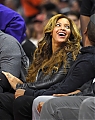 Beyonce-e-Jay-Z-assistem-jogo-entre-Los-Angeles-Clippers-e-Brooklyn-Nets-em-LA-25-794x1024.jpg