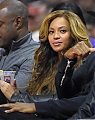 Beyonce-e-Jay-Z-assistem-jogo-entre-Los-Angeles-Clippers-e-Brooklyn-Nets-em-LA-26-774x1024.jpg