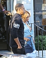 Beyonce-in-Jeans-Shirt--07.jpg