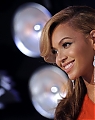 Beyonce2BKnowles2B20112BMTV2BVideo2BMusic2BAwards2BwW_8WhYQ7hrx.jpg