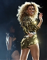 Beyonce_Knowles_-_LIVE___Glastonbury_Festival_-_Worthy_Farm_-_260611_157.jpg