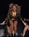 Beyonce_Knowles_-_LIVE___Glastonbury_Festival_-_Worthy_Farm_-_260611_178.jpg