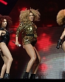 Beyonce_Knowles_-_LIVE___Glastonbury_Festival_-_Worthy_Farm_-_260611_185.jpg