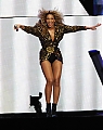 Beyonce_Knowles_-_LIVE___Glastonbury_Festival_-_Worthy_Farm_-_260611_214.jpg