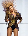 Beyonce_Knowles_-_LIVE___Glastonbury_Festival_-_Worthy_Farm_-_260611_225.jpg