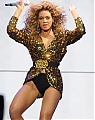 Beyonce_Knowles_-_LIVE___Glastonbury_Festival_-_Worthy_Farm_-_260611_228.jpg