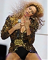 Beyonce_Knowles_-_LIVE___Glastonbury_Festival_-_Worthy_Farm_-_260611_243.jpg