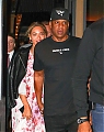 Beyonce_Knowles_and_Jay-Z_are_spotted_out_for_dinner_at_Del_Posto_03.jpg