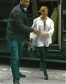 Beyonce_Knowles_arrives_at_her_office_New_York_City-05.JPG