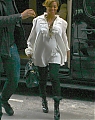 Beyonce_Knowles_arrives_at_her_office_New_York_City-08.JPG
