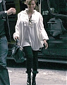 Beyonce_Knowles_arrives_at_her_office_New_York_City-11.JPG