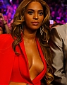 Beyonce_Knowles_attend_the_welterweight_unification_championship_05.jpg