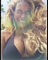 Beyonce_na_Instagramie_2C2CLei_d_in_Hawaii__22_mp40143.jpg