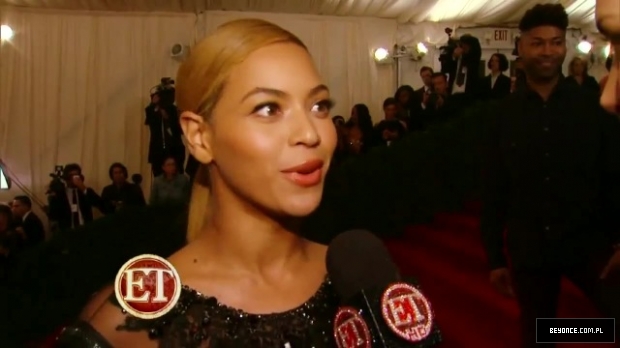 Beyonce_full_Interview_ET_on_Met_Gala_2012_HD__BeyonceTribe_136.jpg