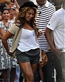 11001_Beyonce_Leaving_Lure_Restaurant_in_NYC_September_11_2010_08_122_99lo.jpg